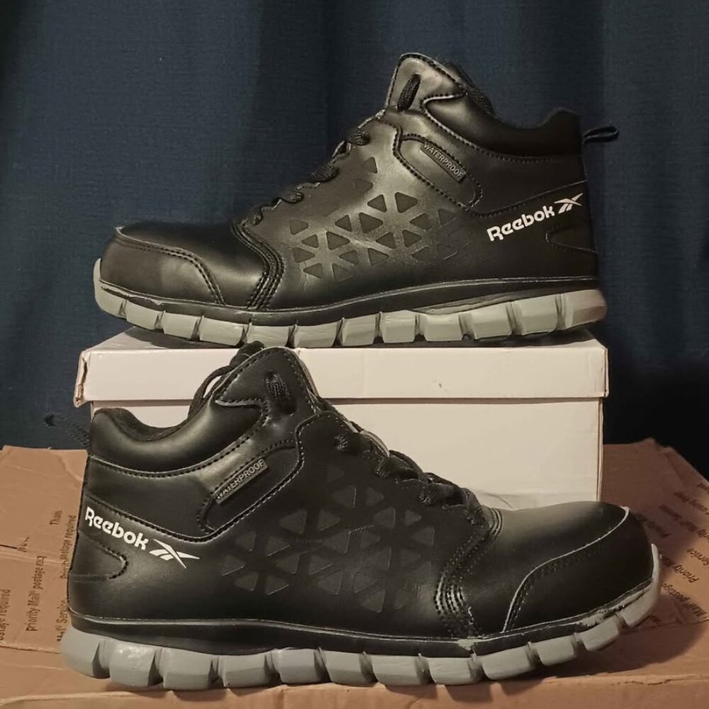 Reebok Work Boots Sublite Cushion waterproof, slip resistant, excellent conditio